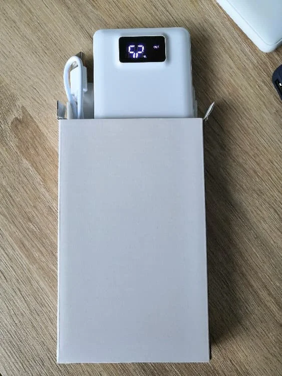 The LCD display power bank customization factory